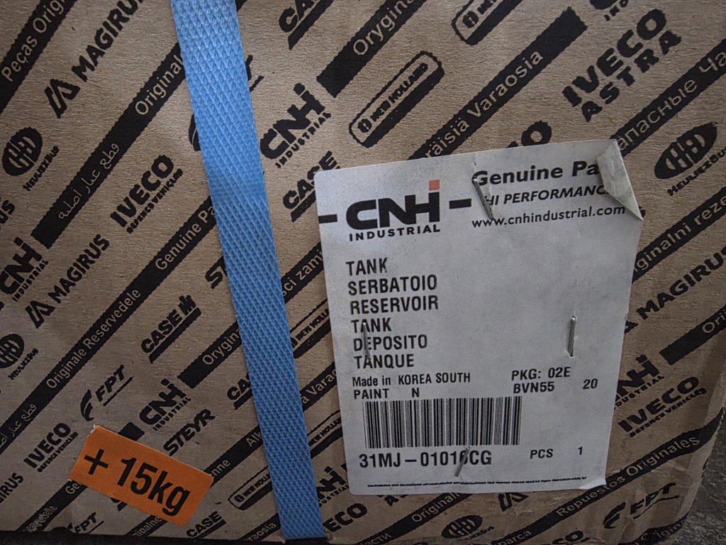 Case 31MJ-01016CG - 31MJ-01016 - מכל הידרולי עבור מכונת בנייה: תמונה 3 Case 31MJ-01016CG - 31MJ-01016 - מכל הידרולי עבור מכונת בנייה: תמונה 3