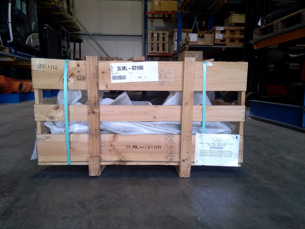 Case 3LML03100 - 3LML03101 - מכל דלק עבור מכונת בנייה: תמונה 3 Case 3LML03100 - 3LML03101 - מכל דלק עבור מכונת בנייה: תמונה 3