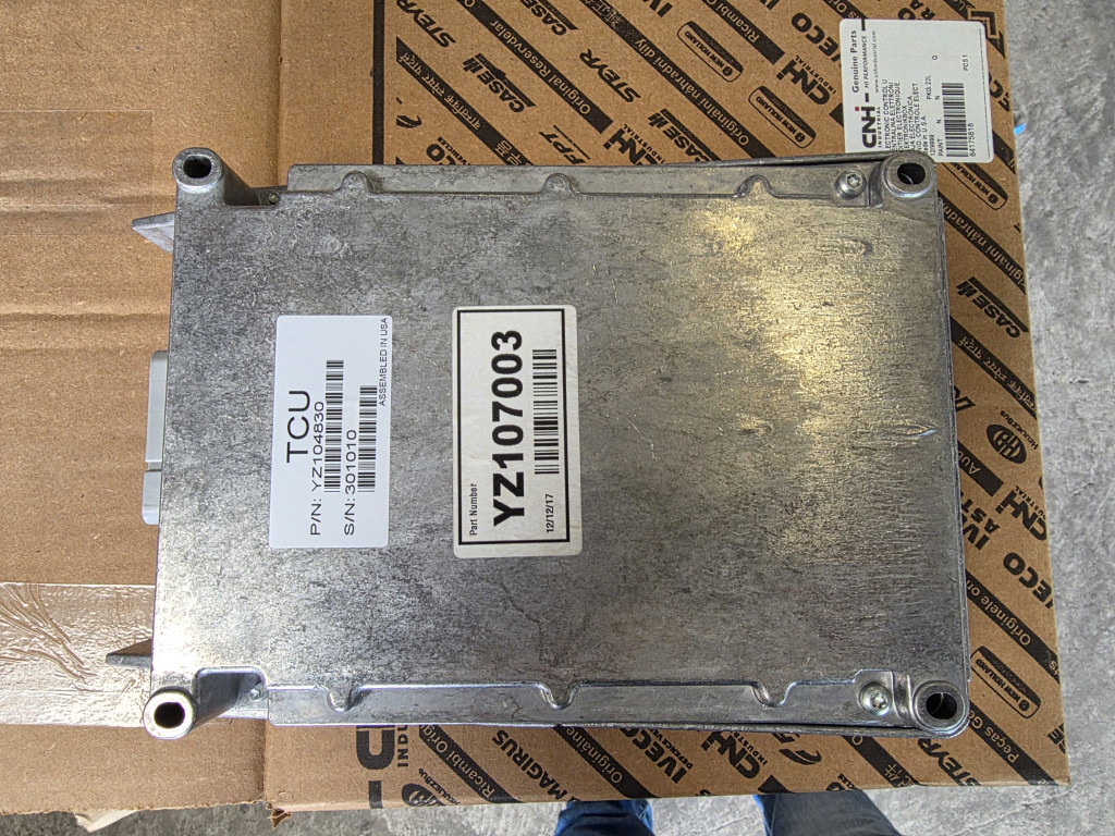 Case 84175818 - YZ104830 - ECU עבור מכונת בנייה: תמונה 2 Case 84175818 - YZ104830 - ECU עבור מכונת בנייה: תמונה 2