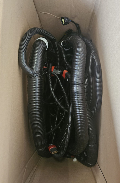 Case KSR13404 - KHR29440 - כבלים/ רתמת חוט עבור מכונת בנייה: תמונה 3 Case KSR13404 - KHR29440 - כבלים/ רתמת חוט עבור מכונת בנייה: תמונה 3