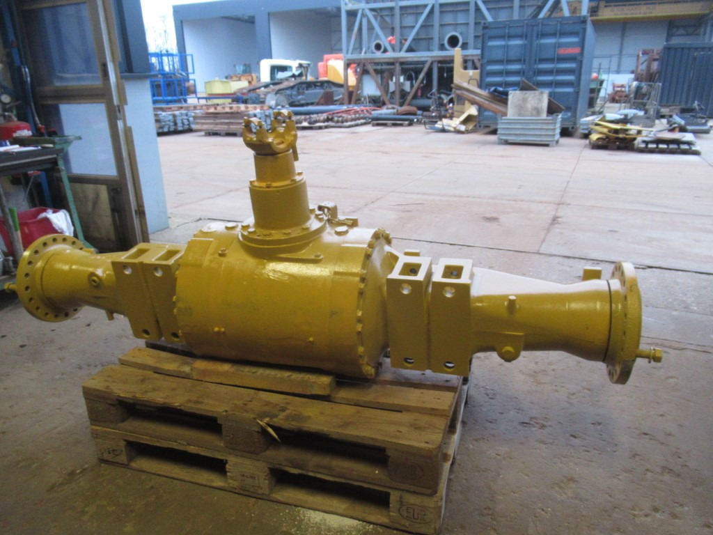 Caterpillar 1267843 - סרן קדמי עבור מכונת בנייה: תמונה 2 Caterpillar 1267843 - סרן קדמי עבור מכונת בנייה: תמונה 2