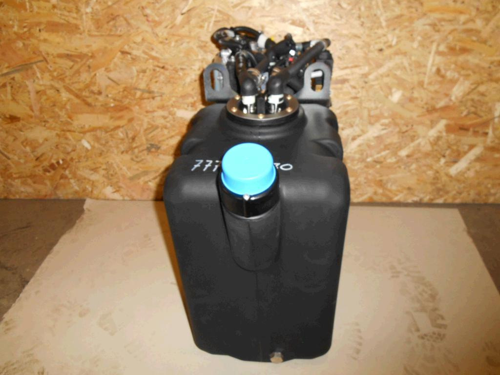 Caterpillar 3996151 - מכל AdBlue עבור מכונת בנייה: תמונה 3 Caterpillar 3996151 - מכל AdBlue עבור מכונת בנייה: תמונה 3