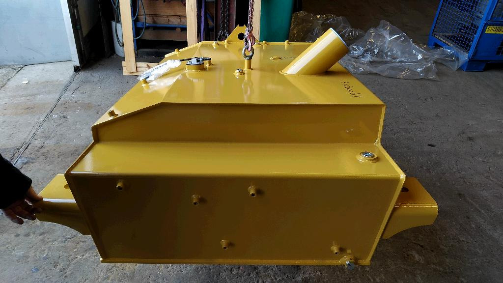 Caterpillar 4362430 - מכל דלק עבור מכונת בנייה: תמונה 1 Caterpillar 4362430 - מכל דלק עבור מכונת בנייה: תמונה 1