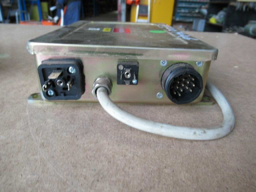 Fiat Hitachi 71480880 - - ECU עבור מכונת בנייה: תמונה 2 Fiat Hitachi 71480880 - - ECU עבור מכונת בנייה: תמונה 2