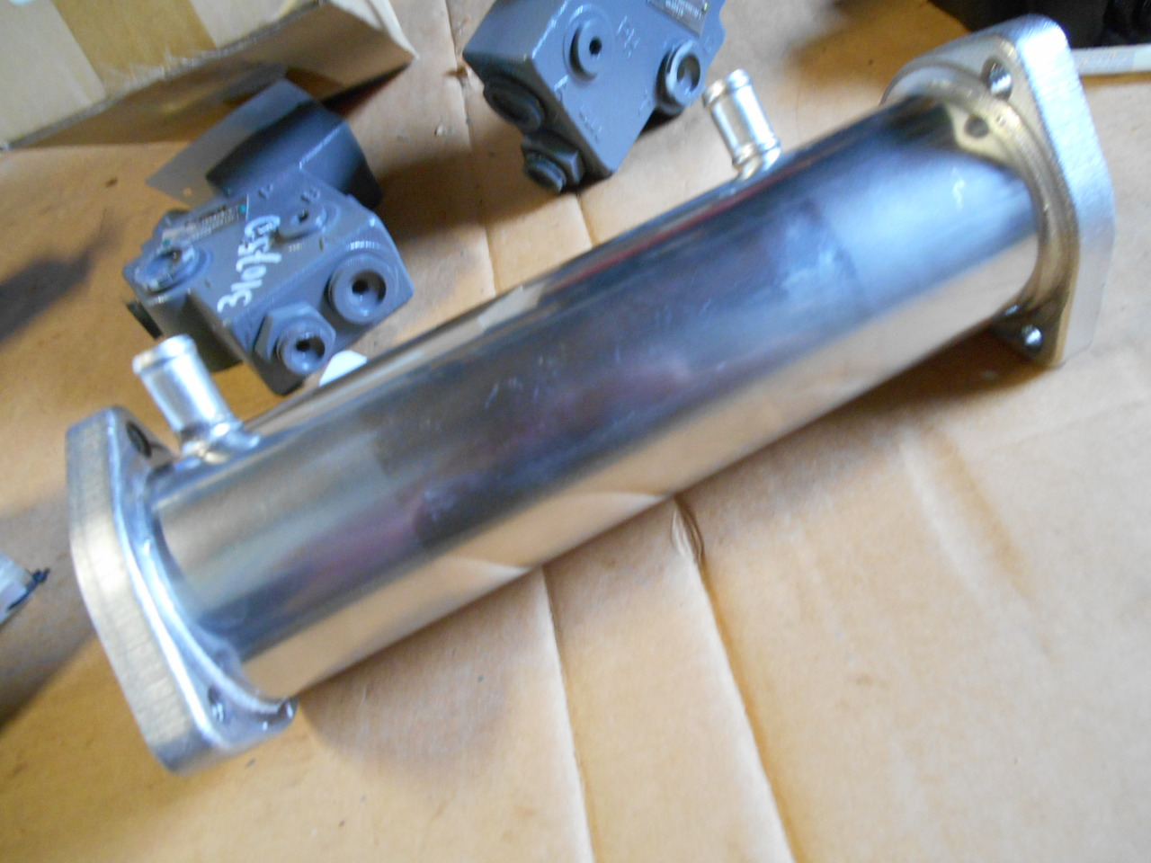 Hitachi 8980281121 - 8982127150 - מקרר EGR עבור מכונה חקלאית: תמונה 5 Hitachi 8980281121 - 8982127150 - מקרר EGR עבור מכונה חקלאית: תמונה 5