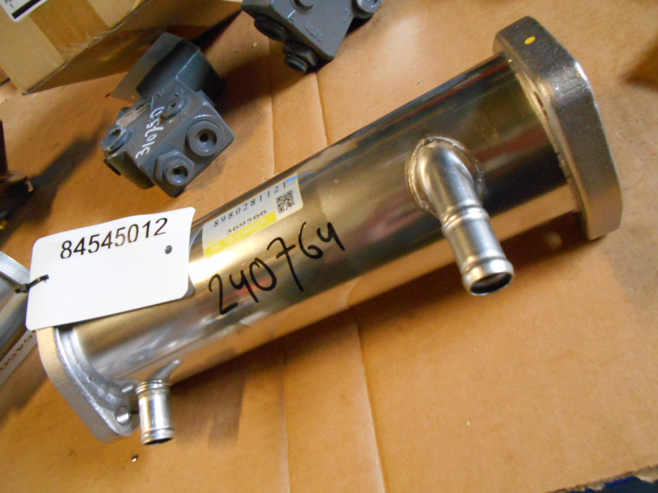 Hitachi 8980281121 - מקרר EGR עבור מכונה חקלאית: תמונה 2 Hitachi 8980281121 - מקרר EGR עבור מכונה חקלאית: תמונה 2