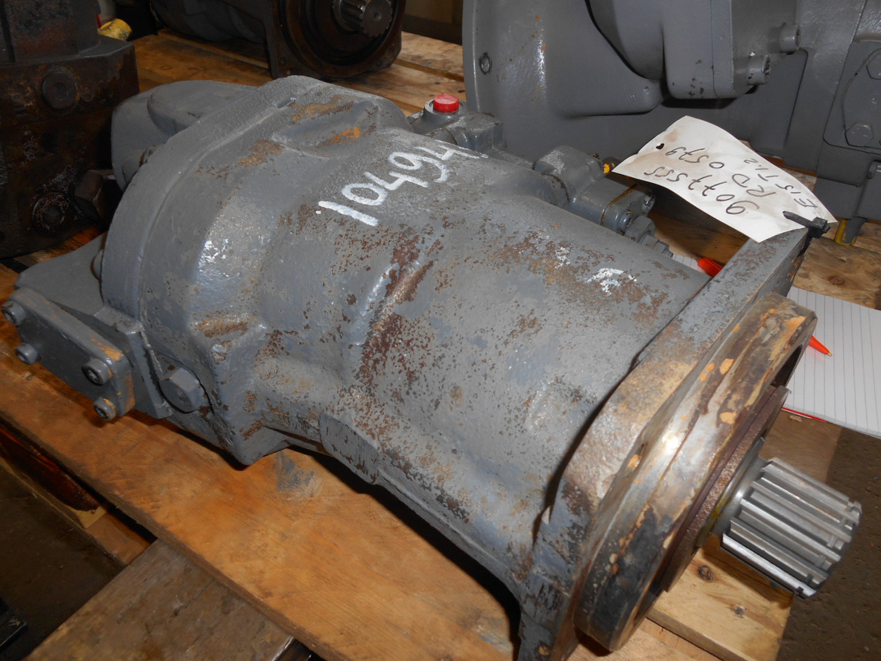 Hitachi 9077555 - - משאבה הידרולית עבור מכונת בנייה: תמונה 2 Hitachi 9077555 - - משאבה הידרולית עבור מכונת בנייה: תמונה 2