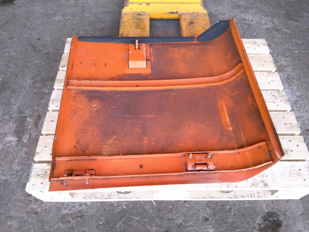 Hitachi EX215 - - דלת וחלקים עבור מכונת בנייה: תמונה 1 Hitachi EX215 - - דלת וחלקים עבור מכונת בנייה: תמונה 1