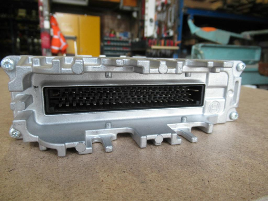 Hitachi LX145 - - ECU עבור מכונת בנייה: תמונה 2 Hitachi LX145 - - ECU עבור מכונת בנייה: תמונה 2