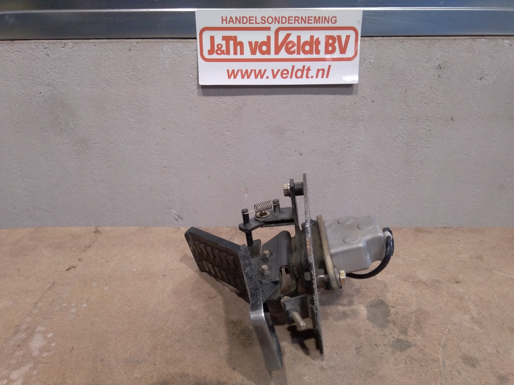 Hitachi ZX140W-3 - - דוושה עבור מכונת בנייה: תמונה 2 Hitachi ZX140W-3 - - דוושה עבור מכונת בנייה: תמונה 2