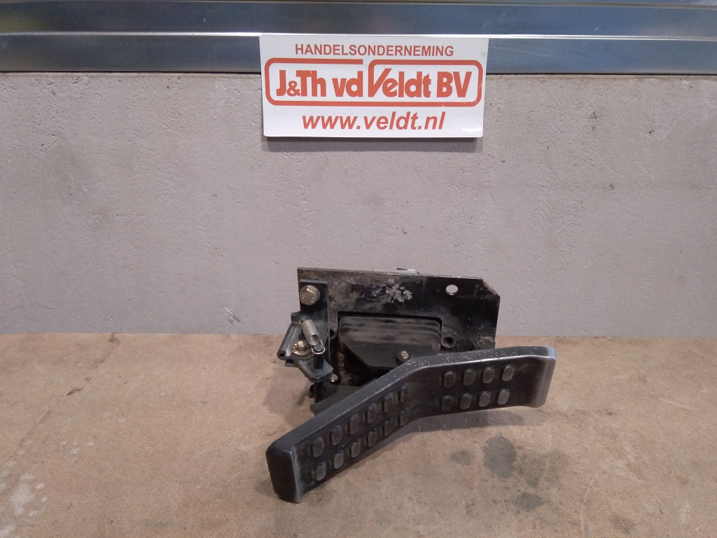 Hitachi ZX140W-3 - - דוושה עבור מכונת בנייה: תמונה 1 Hitachi ZX140W-3 - - דוושה עבור מכונת בנייה: תמונה 1