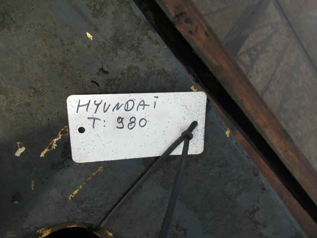 Hyundai 980 - - פגוש עבור מעמיס גלגלים: תמונה 4 Hyundai 980 - - פגוש עבור מעמיס גלגלים: תמונה 4