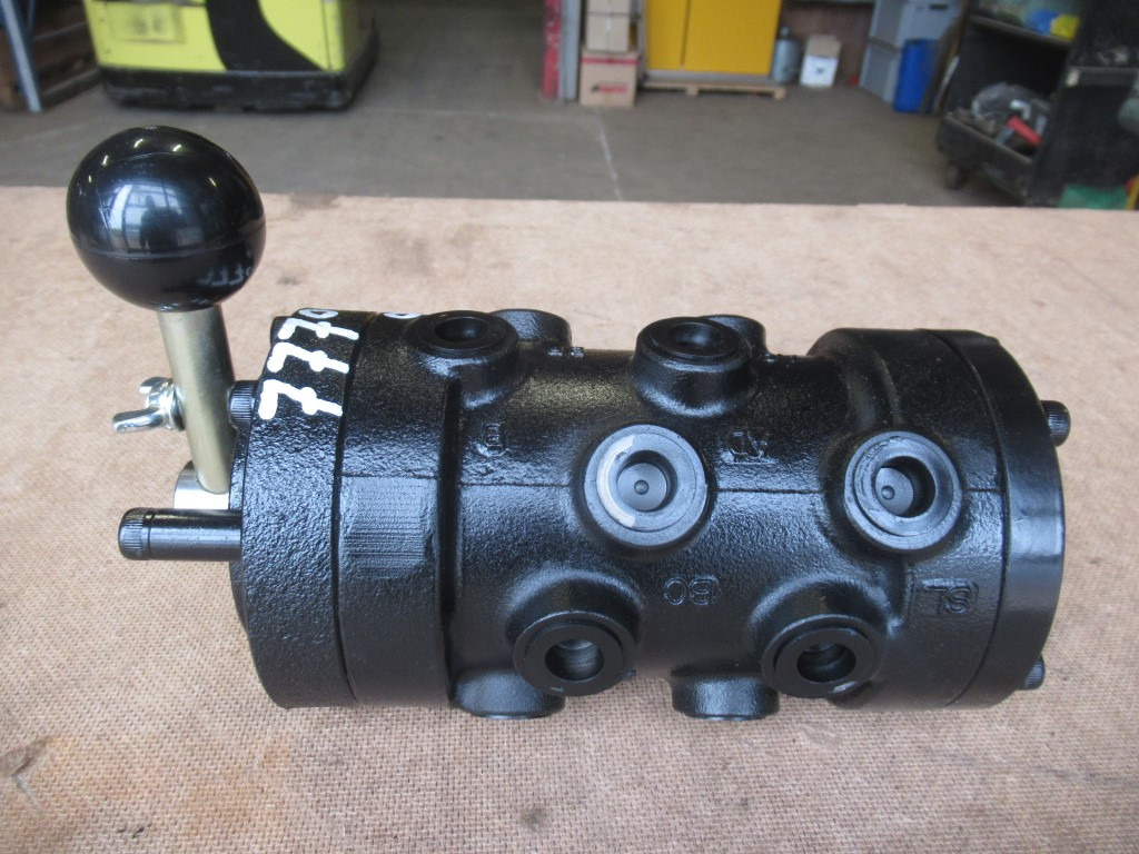 Kobelco 2436U1244R100 - K16AR8-12-A - שסתום הידרולי עבור מכונת בנייה: תמונה 1 Kobelco 2436U1244R100 - K16AR8-12-A - שסתום הידרולי עבור מכונת בנייה: תמונה 1