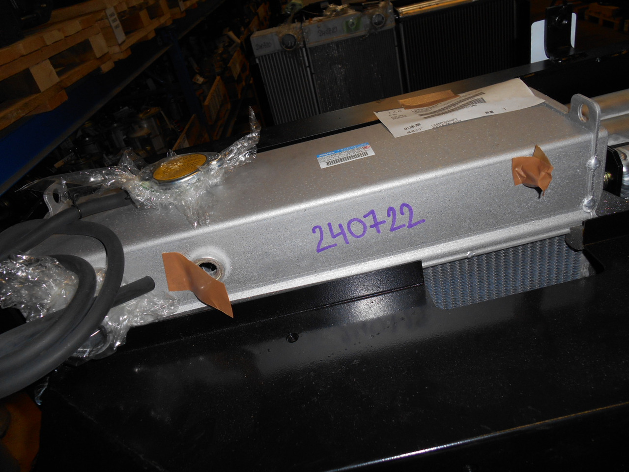 Kobelco LS05P00039F1 - LS05P00039F3 - רדיאטור עבור מכונת בנייה: תמונה 2 Kobelco LS05P00039F1 - LS05P00039F3 - רדיאטור עבור מכונת בנייה: תמונה 2