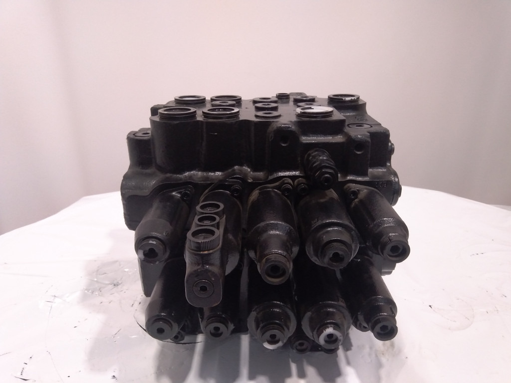 Kobelco YN30V00089F2 - שסתום הידרולי עבור מכונת בנייה: תמונה 3 Kobelco YN30V00089F2 - שסתום הידרולי עבור מכונת בנייה: תמונה 3