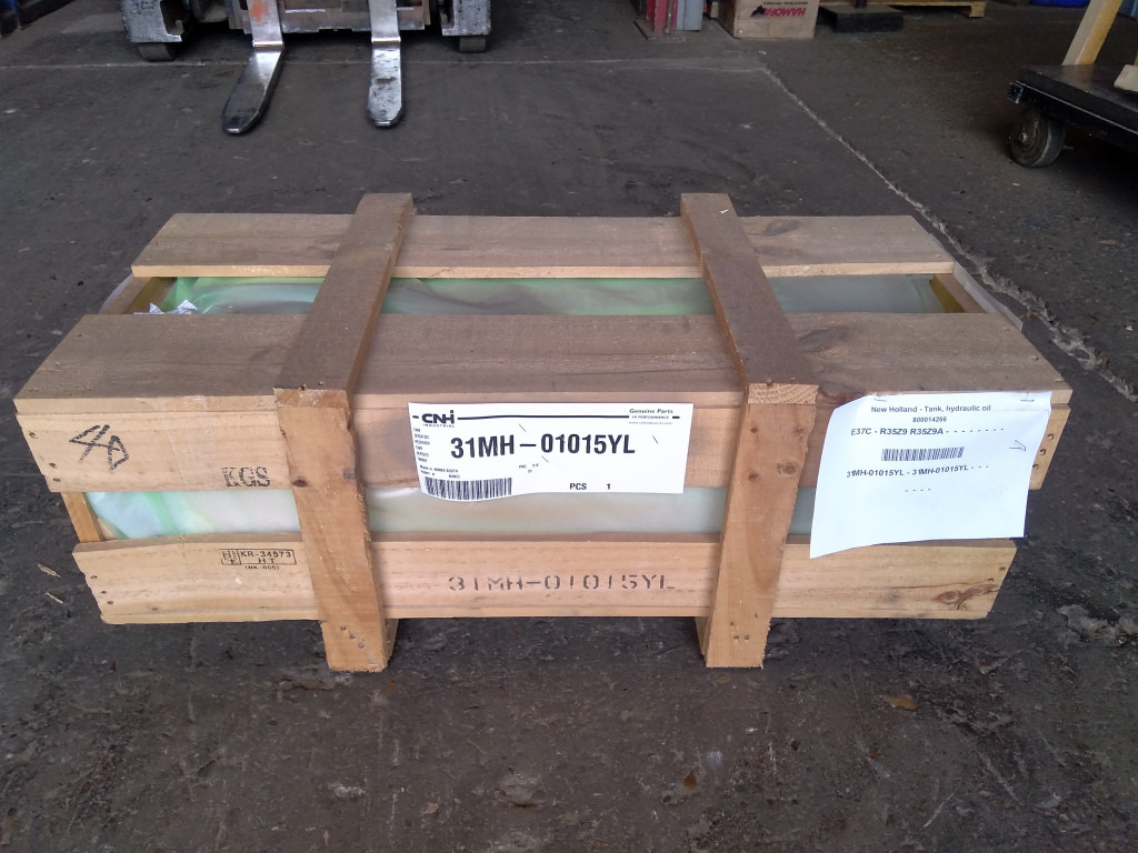 New Holland 31MH-01015YL - מכל הידרולי עבור מכונת בנייה: תמונה 2 New Holland 31MH-01015YL - מכל הידרולי עבור מכונת בנייה: תמונה 2