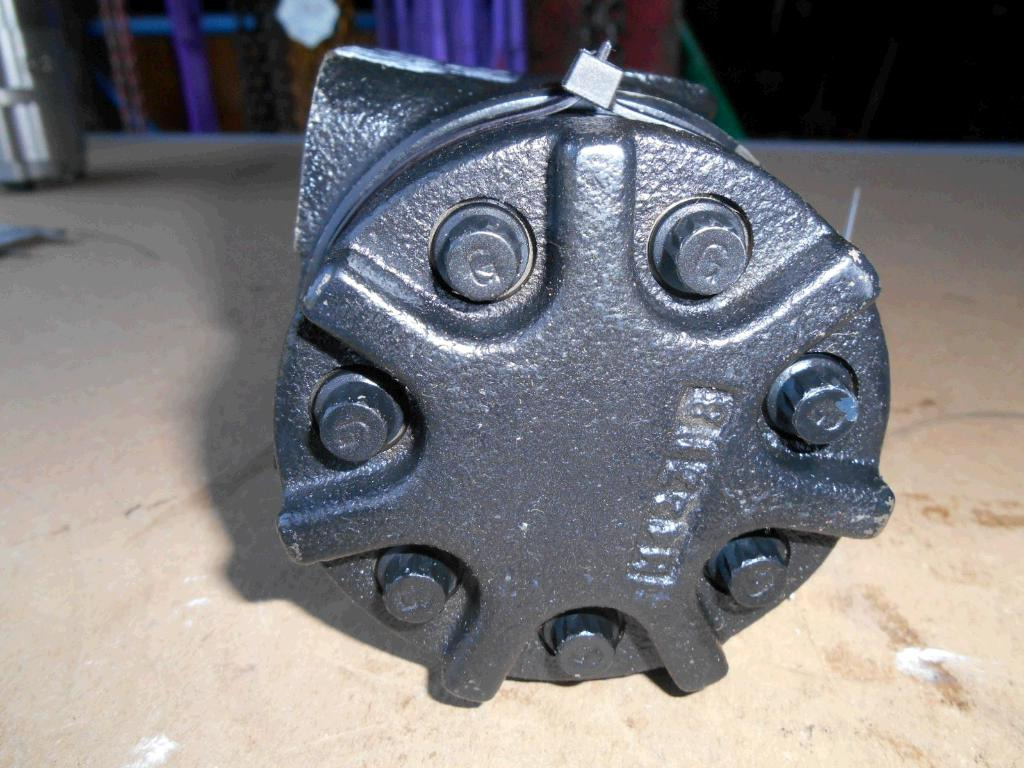 New Holland 4403248 - 4229316 - מנוע הידרולי עבור מכונת בנייה: תמונה 3 New Holland 4403248 - 4229316 - מנוע הידרולי עבור מכונת בנייה: תמונה 3