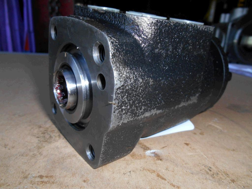 New Holland 4403248 - מנוע הידרולי עבור מכונת בנייה: תמונה 4 New Holland 4403248 - מנוע הידרולי עבור מכונת בנייה: תמונה 4