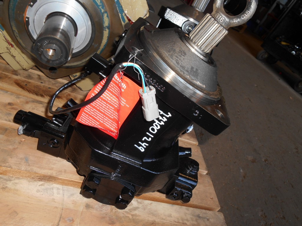 New Holland 84345391 - מנוע הידרולי עבור מכונת בנייה: תמונה 1 New Holland 84345391 - מנוע הידרולי עבור מכונת בנייה: תמונה 1