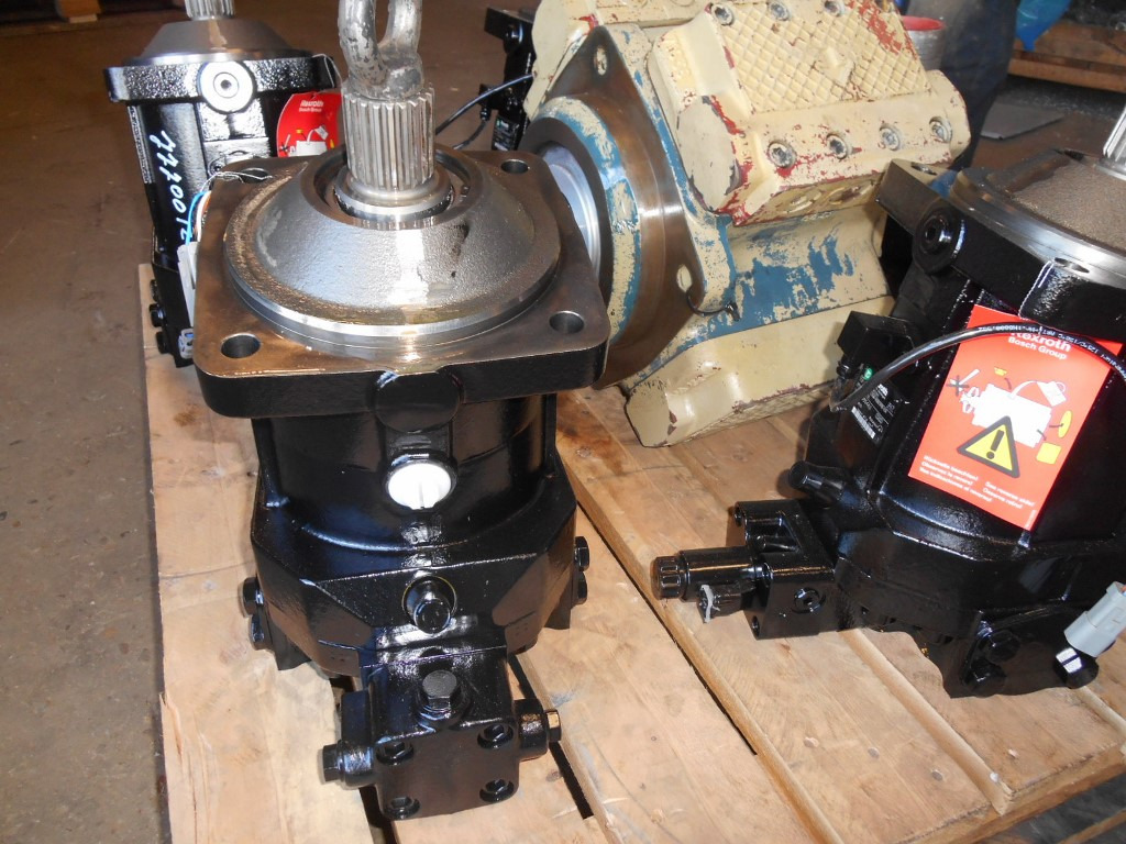 New Holland 84345391 - מנוע הידרולי עבור מכונת בנייה: תמונה 2 New Holland 84345391 - מנוע הידרולי עבור מכונת בנייה: תמונה 2