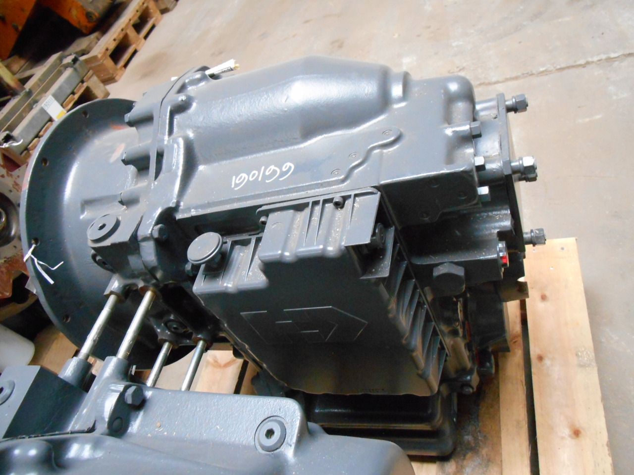 New Holland 85811907 - 82845195 - תיבת הילוכים עבור מכונת בנייה: תמונה 1 New Holland 85811907 - 82845195 - תיבת הילוכים עבור מכונת בנייה: תמונה 1