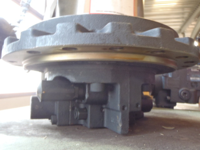 New Holland YY15V00007F2 - מנוע הידרולי עבור מכונת בנייה: תמונה 2 New Holland YY15V00007F2 - מנוע הידרולי עבור מכונת בנייה: תמונה 2