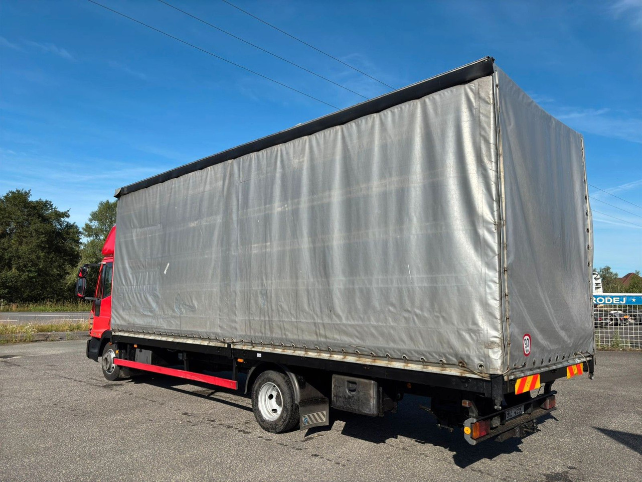 Iveco EuroCargo 75E16 - כלי רכב מסחרי עם וילונות צד: תמונה 4 Iveco EuroCargo 75E16 - כלי רכב מסחרי עם וילונות צד: תמונה 4