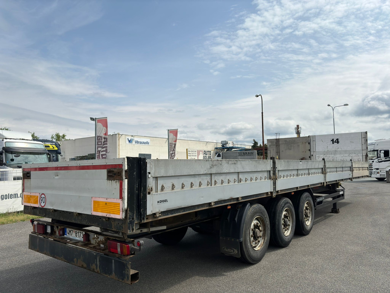 KÖGEL SN 24 - סמיטריילר צד נופל/ שטוח: תמונה 4 KÖGEL SN 24 - סמיטריילר צד נופל/ שטוח: תמונה 4