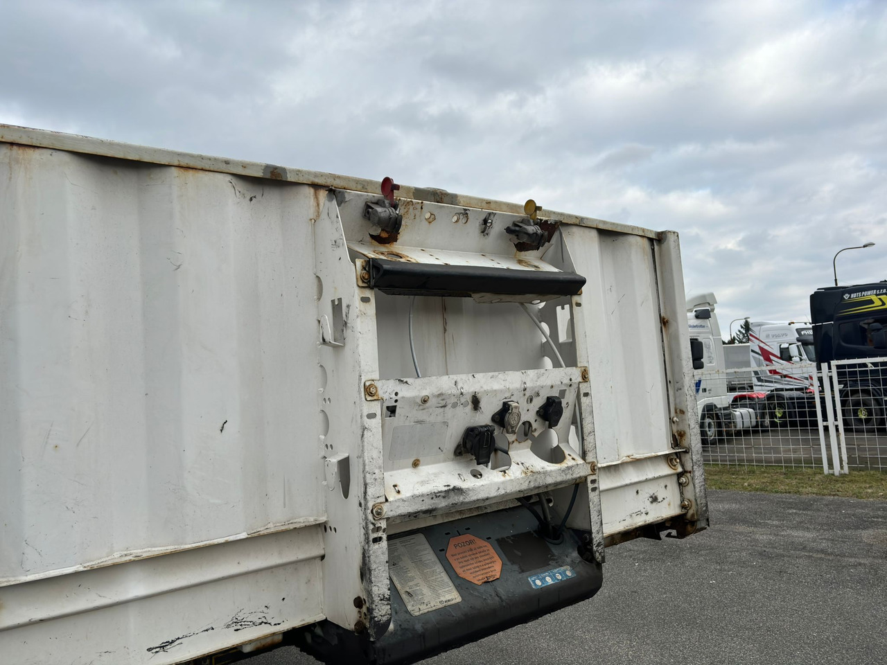 KRONE SD P - סמיטריילר צד נופל/ שטוח: תמונה 2 KRONE SD P - סמיטריילר צד נופל/ שטוח: תמונה 2