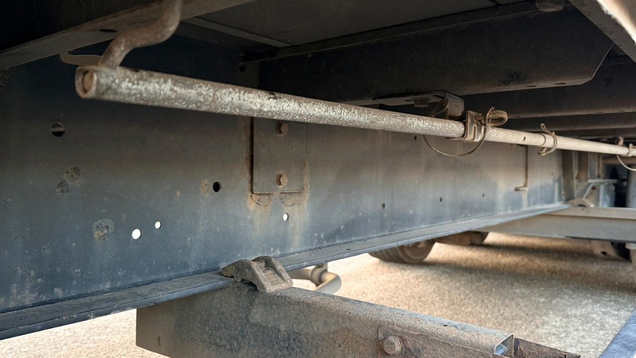 Kögel S24-1 C3V - סמיטריילר עם וילונות צד: תמונה 5 Kögel S24-1 C3V - סמיטריילר עם וילונות צד: תמונה 5