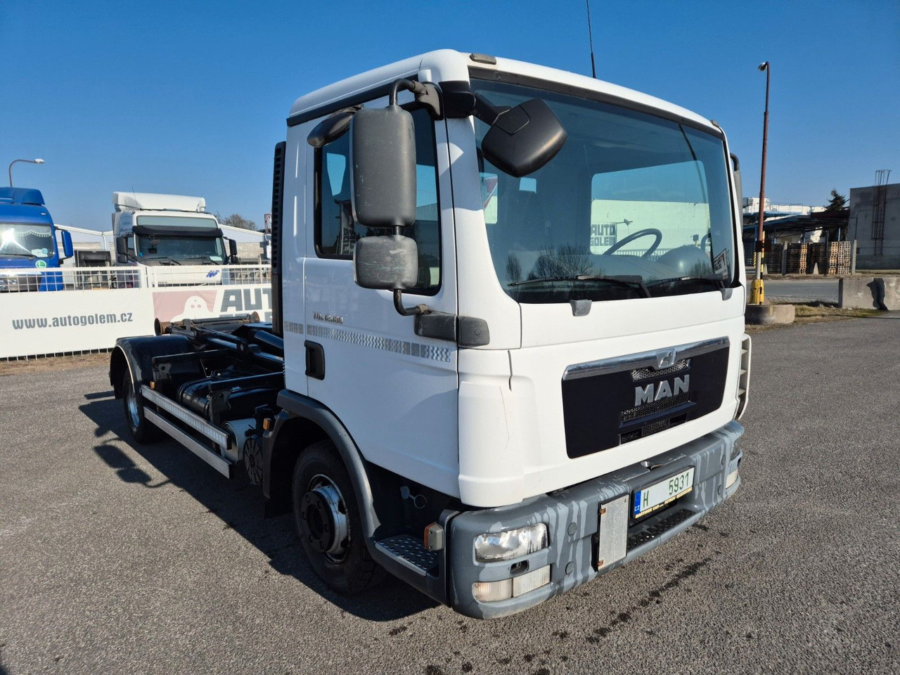 MAN TGL 12.180 4X2 BL - משאית הרמת וו, משאית מנוף: תמונה 2 MAN TGL 12.180 4X2 BL - משאית הרמת וו, משאית מנוף: תמונה 2