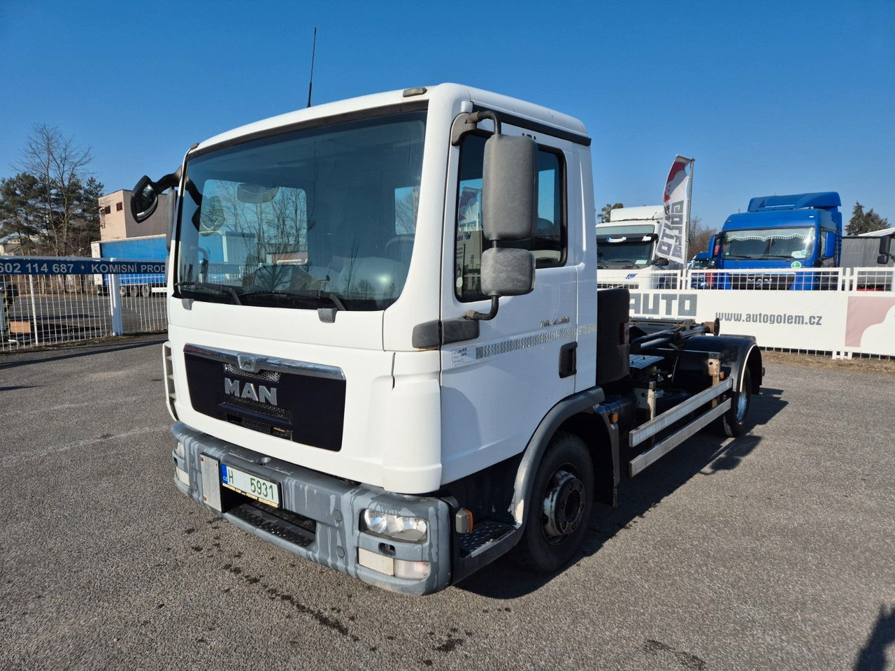 MAN TGL 12.180 4X2 BL - משאית הרמת וו, משאית מנוף: תמונה 1 MAN TGL 12.180 4X2 BL - משאית הרמת וו, משאית מנוף: תמונה 1
