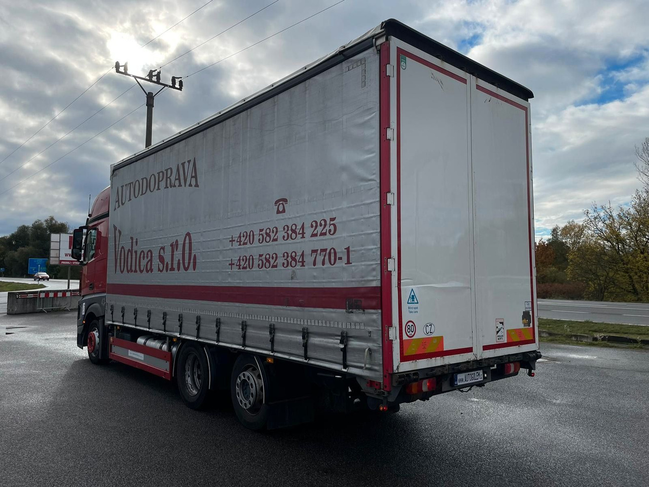 Mercedes-Benz Actros 2545 - משאית וילונות צד: תמונה 4 Mercedes-Benz Actros 2545 - משאית וילונות צד: תמונה 4
