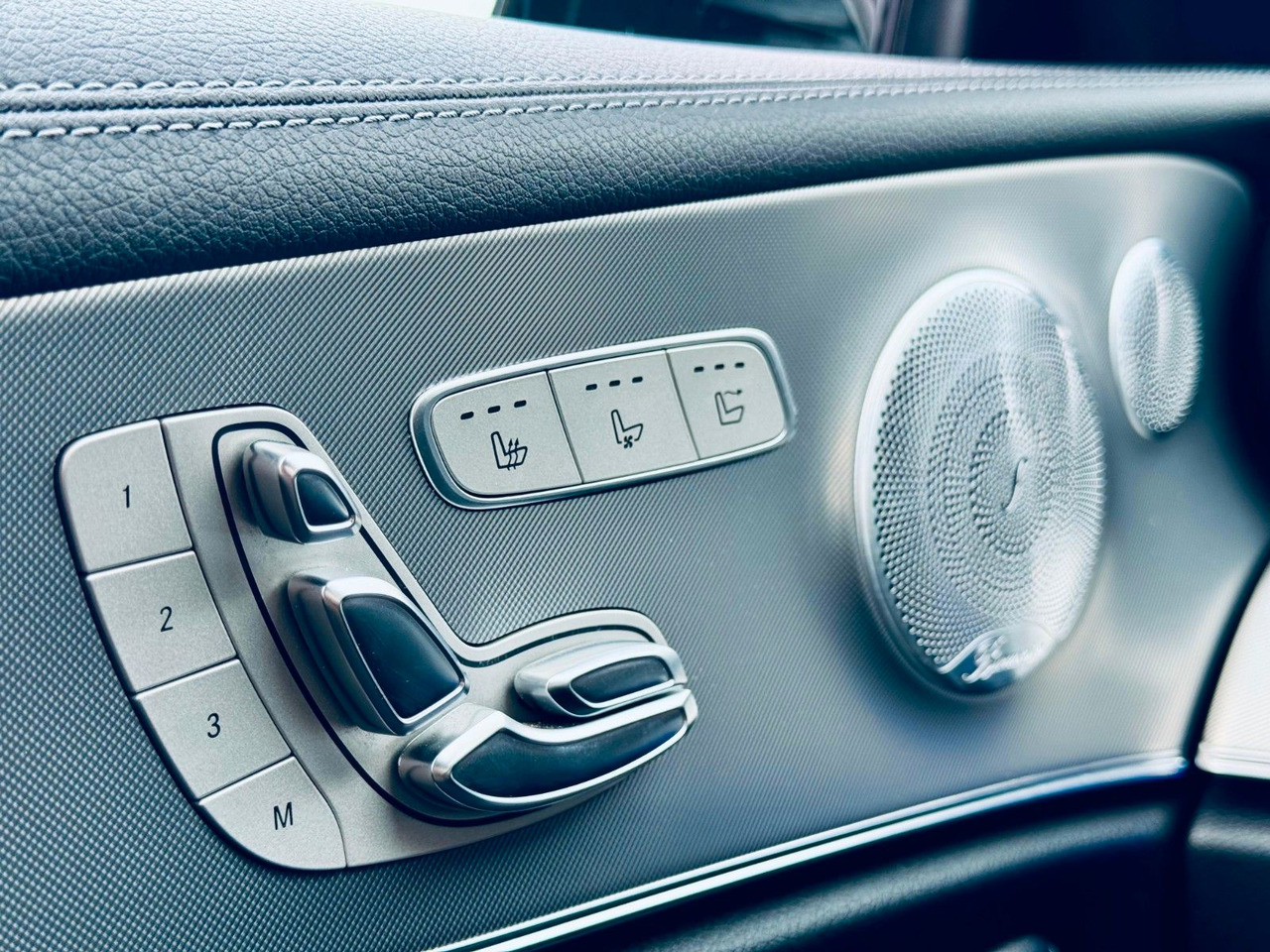 Mercedes-Benz E 220 d Autom. - קבריולט: תמונה 2 Mercedes-Benz E 220 d Autom. - קבריולט: תמונה 2