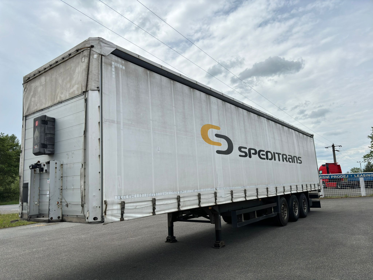 SCHMITZ SCS 24/L - סמיטריילר עם וילונות צד: תמונה 1 SCHMITZ SCS 24/L - סמיטריילר עם וילונות צד: תמונה 1