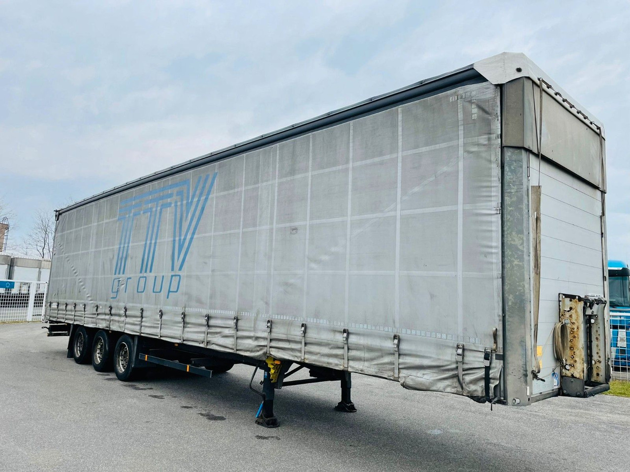 Schmitz Cargobull SCS 24/L flatbed - סמיטריילר עם וילונות צד: תמונה 2 Schmitz Cargobull SCS 24/L flatbed - סמיטריילר עם וילונות צד: תמונה 2