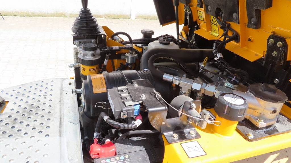 מיני מסיר פסולת JCB 1T-2 HT: תמונה 9 מיני מסיר פסולת JCB 1T-2 HT: תמונה 9