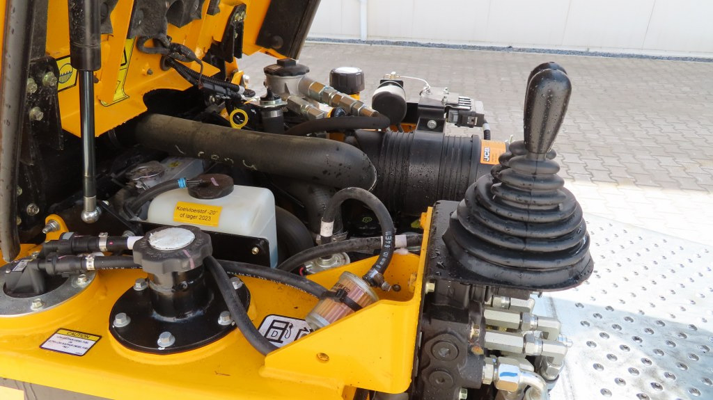 מיני מסיר פסולת JCB 1T-2 HT: תמונה 10 מיני מסיר פסולת JCB 1T-2 HT: תמונה 10