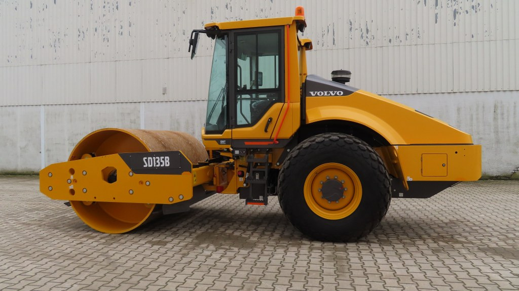 Volvo SD 135 B - מדחס: תמונה 5 Volvo SD 135 B - מדחס: תמונה 5