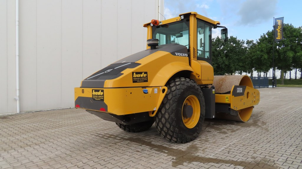 Volvo SD 135 B - מדחס: תמונה 2 Volvo SD 135 B - מדחס: תמונה 2