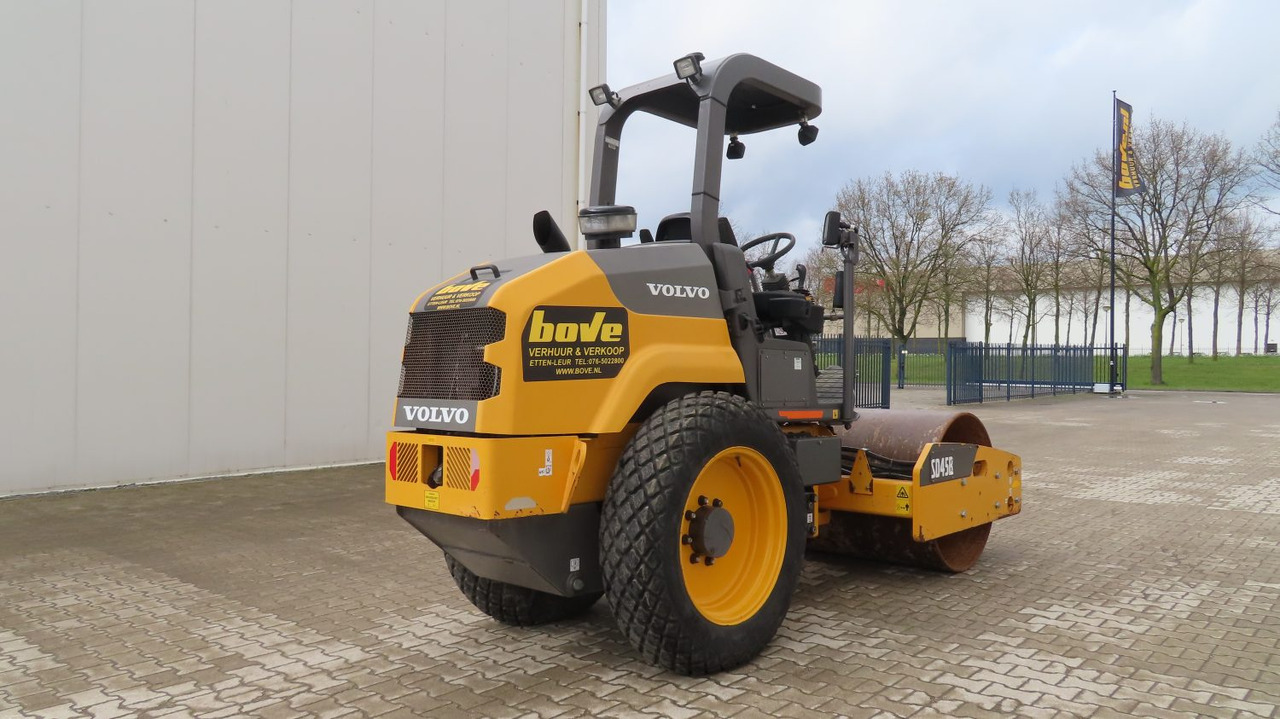 Volvo SD 45 B - מדחס: תמונה 2 Volvo SD 45 B - מדחס: תמונה 2