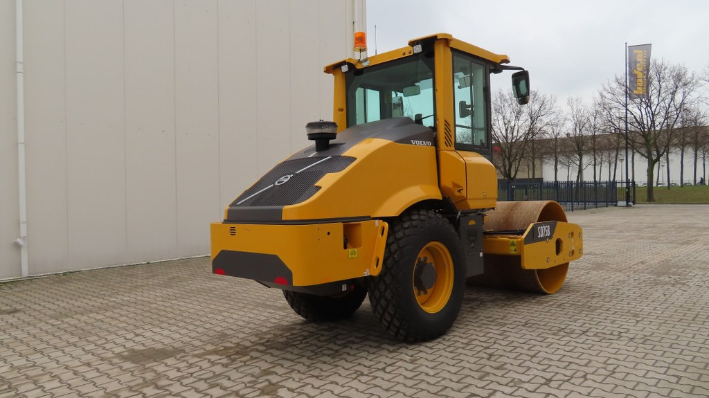 Volvo SD 75 B - מדחס: תמונה 2 Volvo SD 75 B - מדחס: תמונה 2