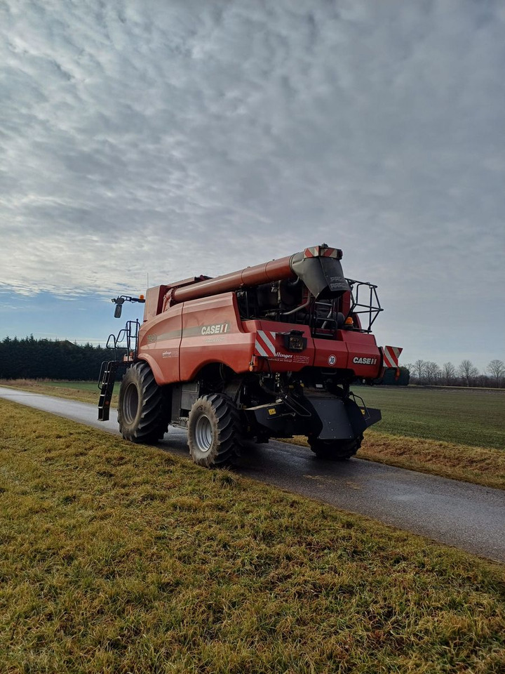 Case IH Axial-Flow 7240 - מקצרת קומבינה: תמונה 5 Case IH Axial-Flow 7240 - מקצרת קומבינה: תמונה 5