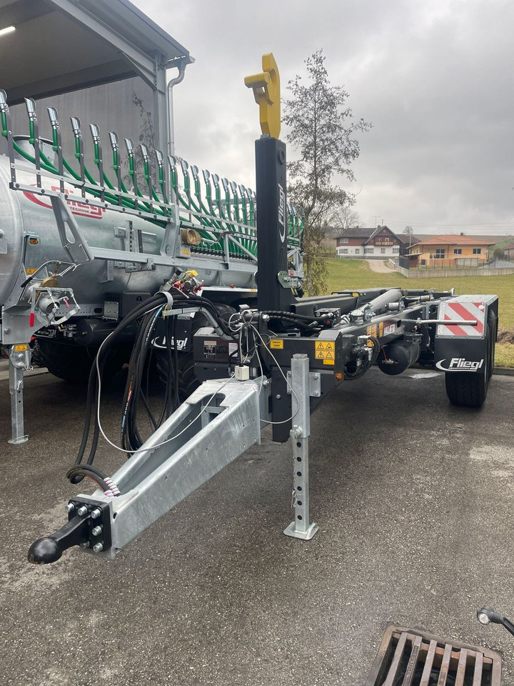 Fliegl HKL 22 - קרון נגרר מתגלגל/ מדלג: תמונה 1 Fliegl HKL 22 - קרון נגרר מתגלגל/ מדלג: תמונה 1