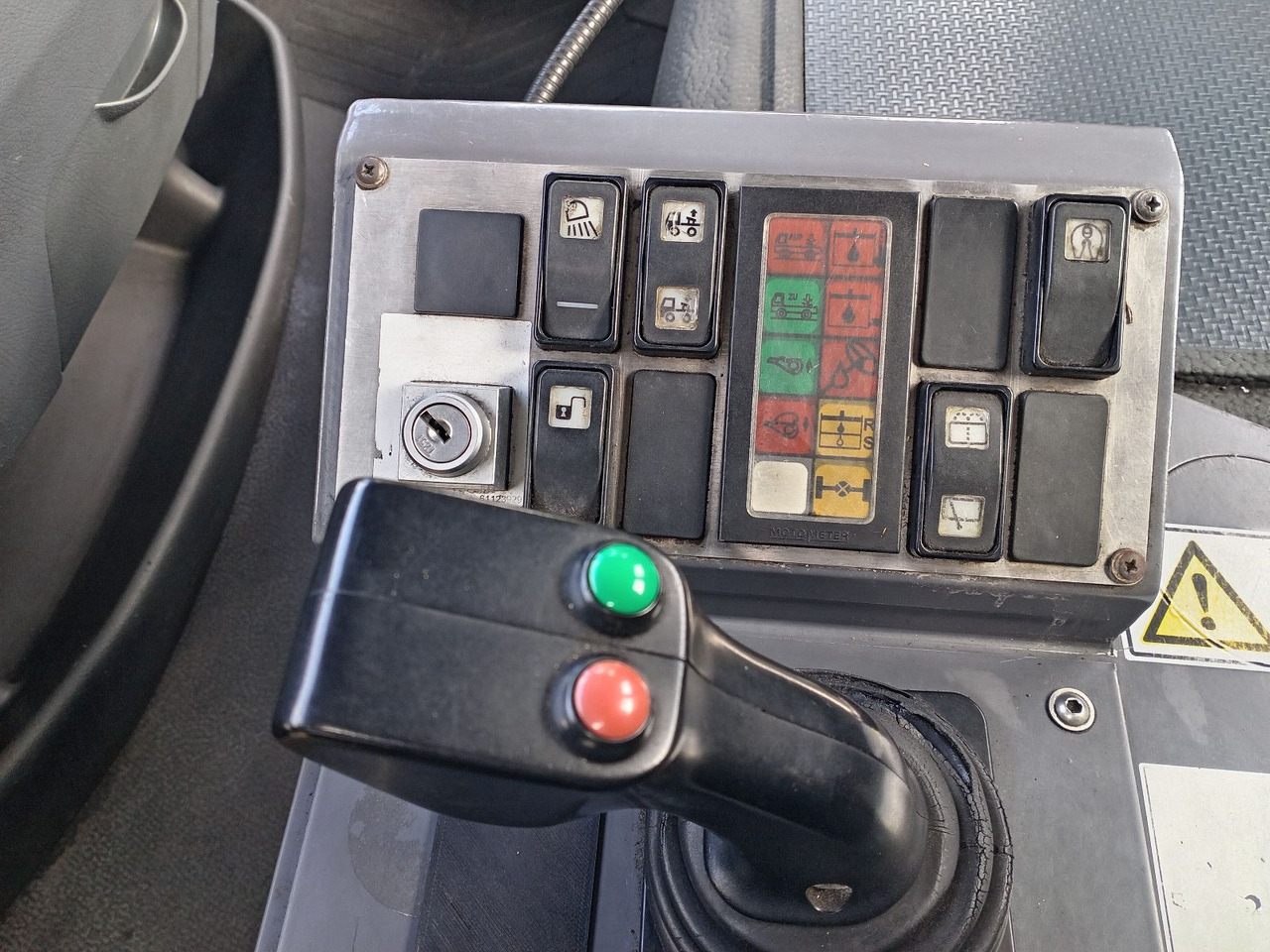 מוביל מכולות/ משאית החלפת גוף Mercedes-Benz Kamag Wiesel / WBH25 / KB3793 / mit Ganrantie: תמונה 13 מוביל מכולות/ משאית החלפת גוף Mercedes-Benz Kamag Wiesel / WBH25 / KB3793 / mit Ganrantie: תמונה 13