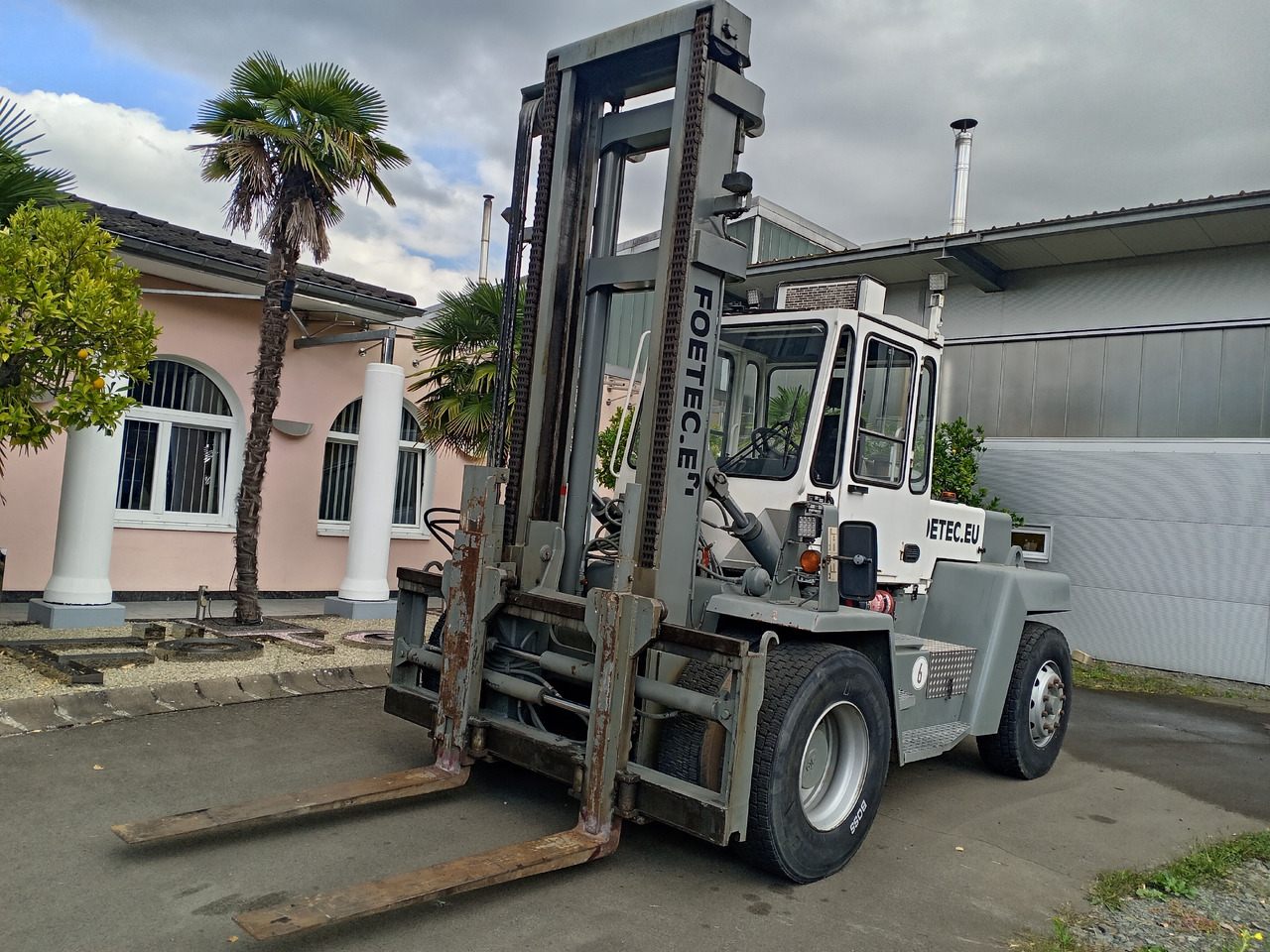 SVETRUCK Schwerlastgabelstapler 1060-30 - מלגזת סולר: תמונה 1 SVETRUCK Schwerlastgabelstapler 1060-30 - מלגזת סולר: תמונה 1