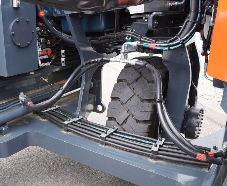 משאית הגעה ב-4 דרכים Combilift C5000XL: תמונה 9