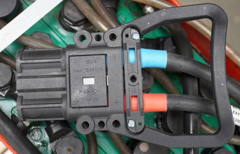 GRUMA 24 Volt 2 PzS 250 Ah - מצבר: תמונה 4 GRUMA 24 Volt 2 PzS 250 Ah - מצבר: תמונה 4