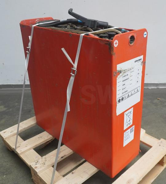 GRUMA 24 Volt 2 PzS 250 Ah - מצבר: תמונה 1 GRUMA 24 Volt 2 PzS 250 Ah - מצבר: תמונה 1