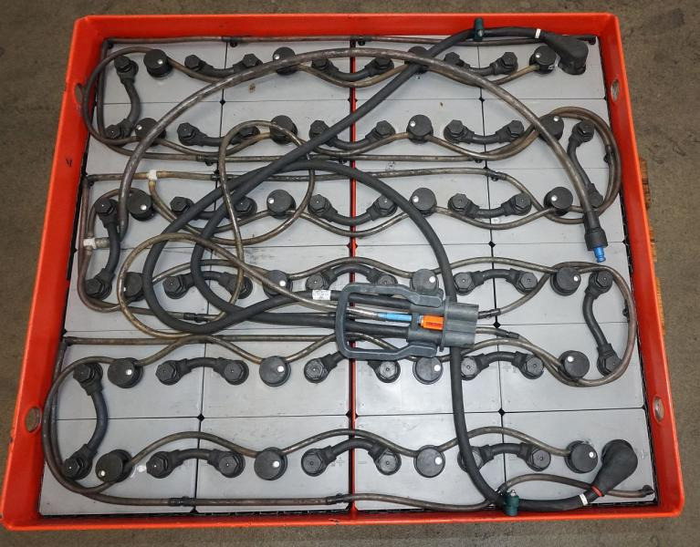 GRUMA 48 Volt 6 PzS 630 Ah - מצבר: תמונה 3 GRUMA 48 Volt 6 PzS 630 Ah - מצבר: תמונה 3
